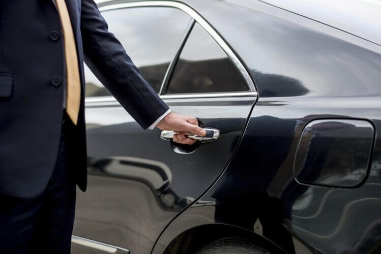 Major Things to Consider When Choosing an Excellent Chauffeur Service